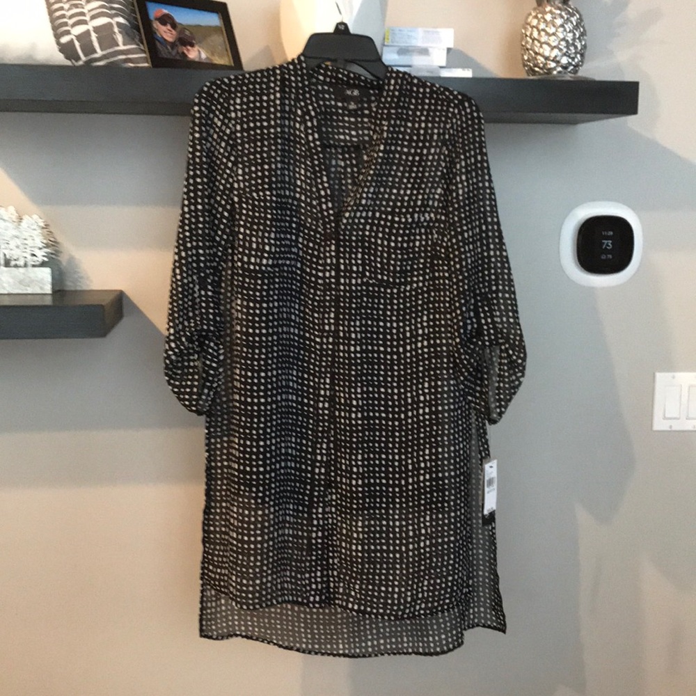 LAST CHANCE - 2/$20 NWT AGB high low split top